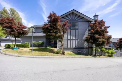 120 1685 Pinetree Way, Coquitlam, BC, Coquitlam — Townhouse for sale