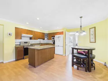 Primary Bathroom Photo of 120 1685 Pinetree Way, Coquitlam, BC