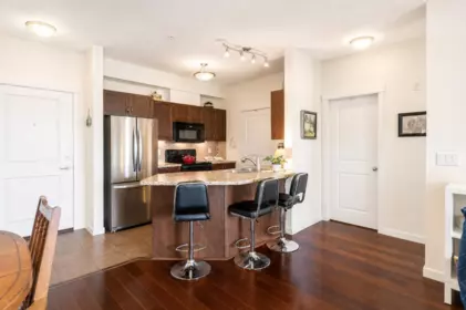 Guest Bathroom Photo of 310 2336 Whyte Avenue, Port Coquitlam, BC