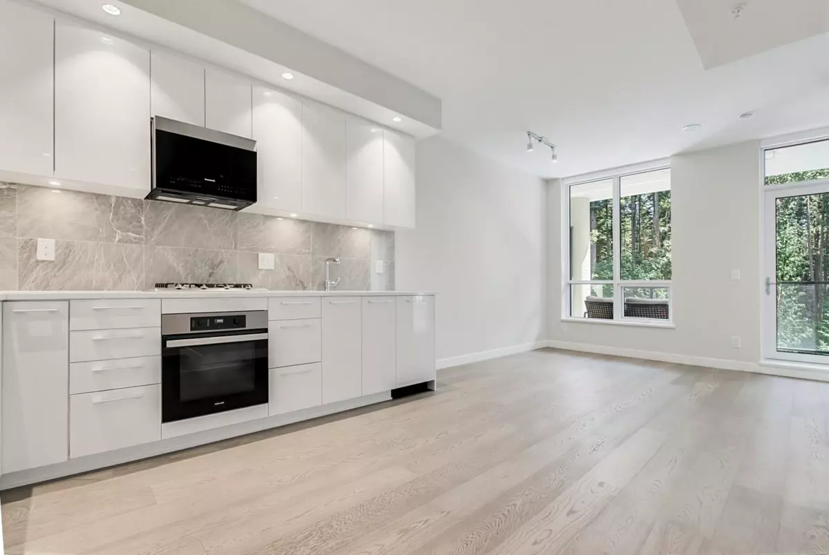 Living Room Photo of 607 5608 Berton Avenue, Vancouver, BC