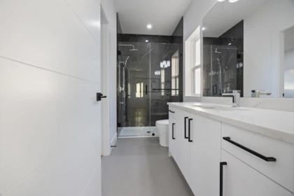 Hallway Photo of 9452 118 Street, Delta, BC