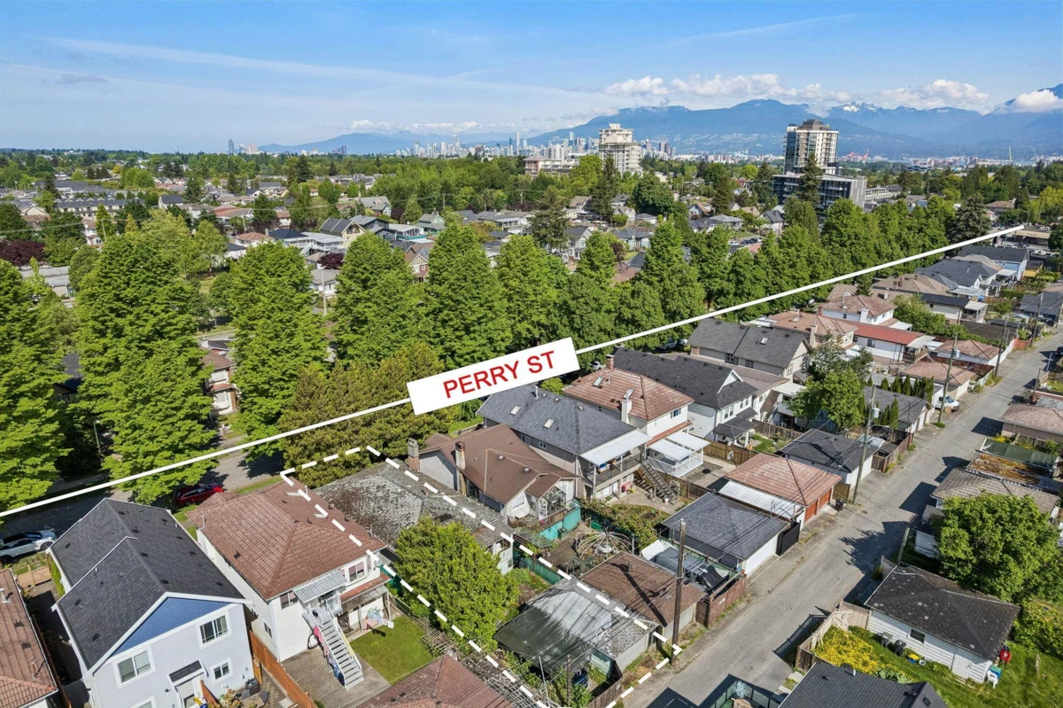 Living Room Photo of 4420 Perry Street, Vancouver, BC