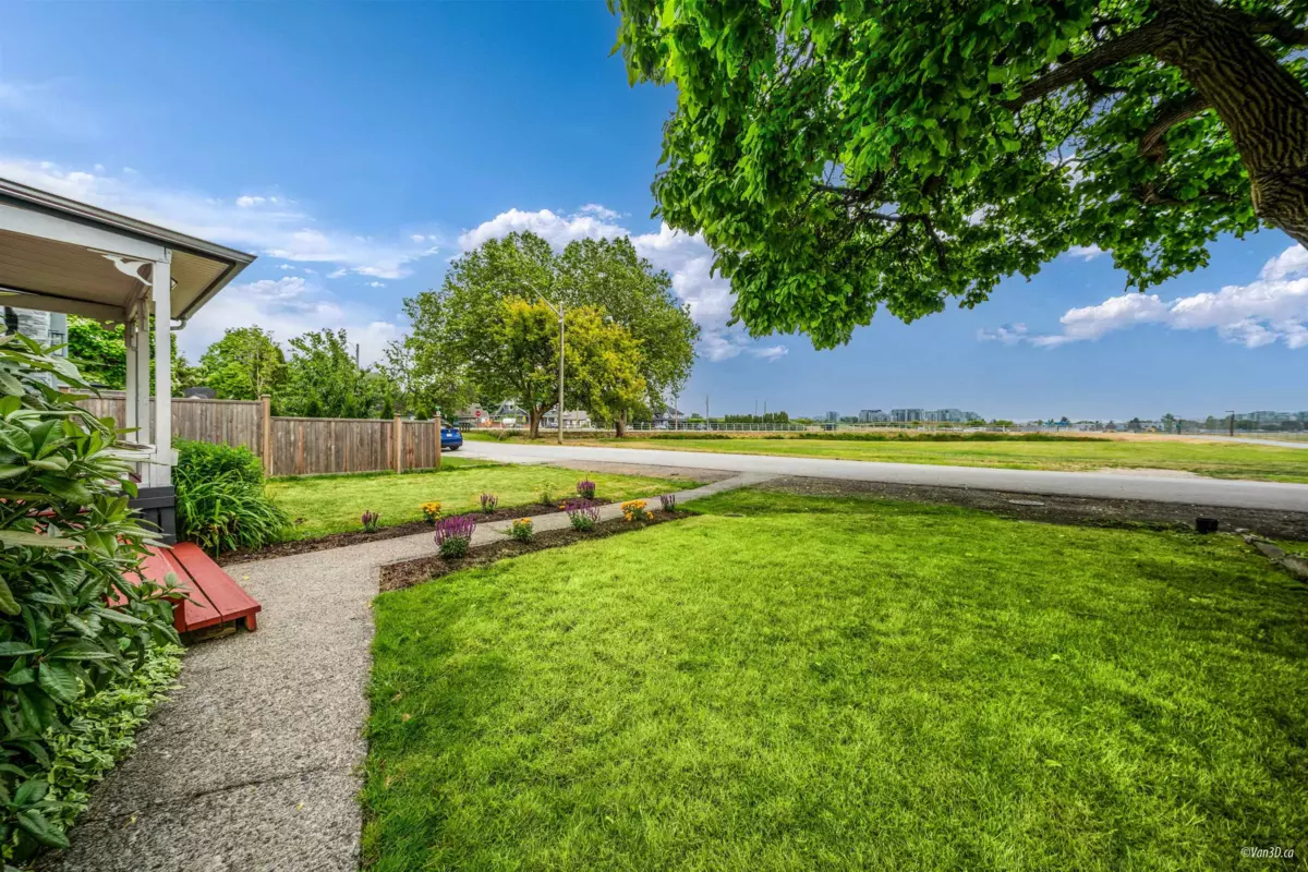 Family Room Photo of 51 Catalina Crescent, Richmond, BC