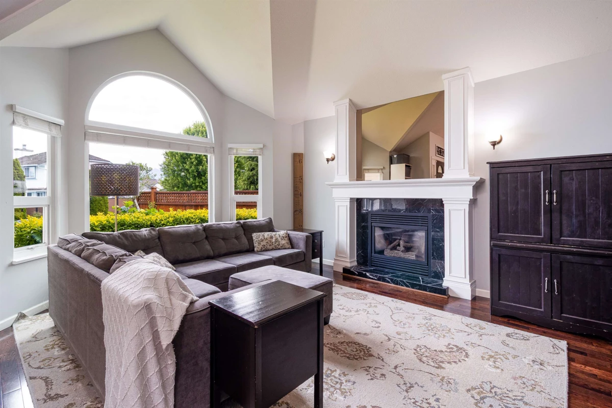 Family Room Photo of 19660 Cedar Lane, Pitt Meadows, BC