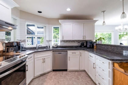 Breakfast Nook Photo of 19660 Cedar Lane, Pitt Meadows, BC