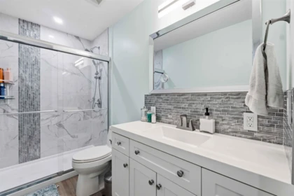 Hallway Photo of 13150 Alouette Road, Maple Ridge, BC