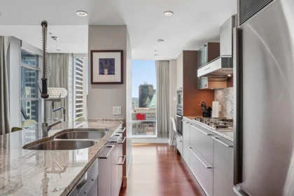 Guest Bathroom Photo of 3305 1111 Alberni Street, Vancouver, BC