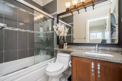 Entry Foyer Photo of 7532 144a Street, Surrey, BC
