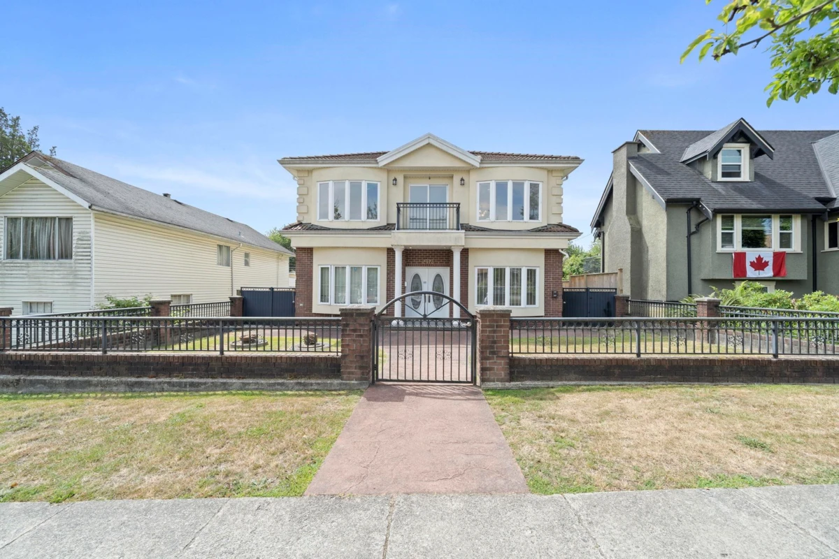 Exterior Rear Photo of 2772 Triumph Street, Vancouver, BC