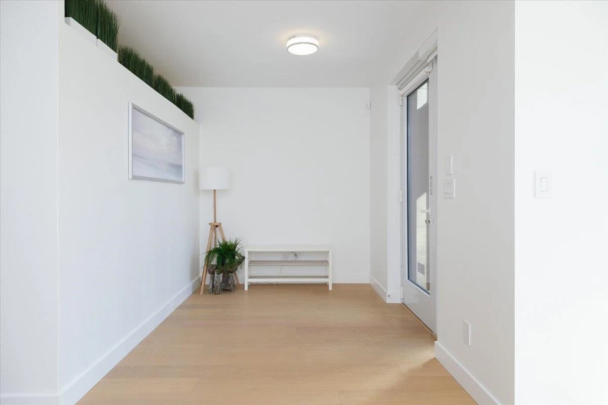 Family Room Photo of 1581 W 57th Avenue, Vancouver, BC