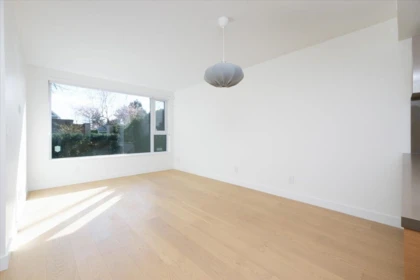 Kitchen Photo of 1581 W 57th Avenue, Vancouver, BC