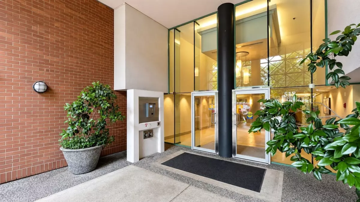 Exterior Rear Photo of 511 518 W 14th Avenue, Vancouver, BC