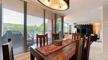 Kitchen Island Photo of 511 518 W 14th Avenue, Vancouver, BC