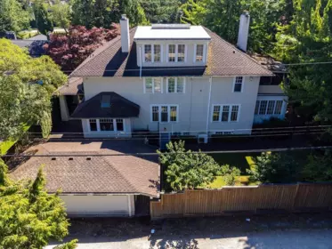 Front Yard Photo of 1375 W King Edward Avenue, Vancouver, BC
