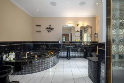 Guest Bathroom Photo of 1375 W King Edward Avenue, Vancouver, BC