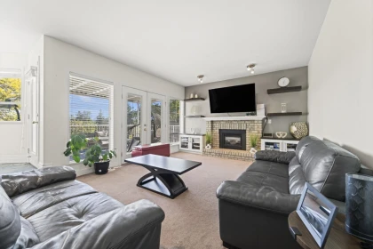 Breakfast Nook Photo of 15070 81 Avenue, Surrey, BC
