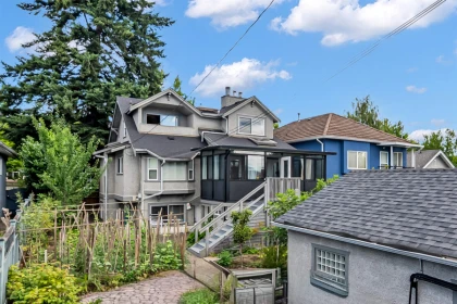 Front Yard Photo of 2474 E 5th Avenue, Vancouver, BC