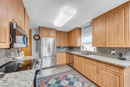 Kitchen Island Photo of 2474 E 5th Avenue, Vancouver, BC