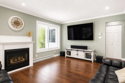 301 3088 Flint Street, Port Coquitlam, BC, Port Coquitlam — Apartment/Condo for sale