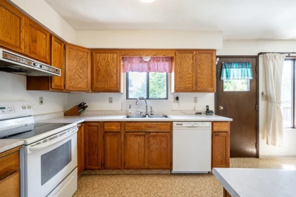 Kitchen Island Photo of 11132 Pitman Place, Delta, BC