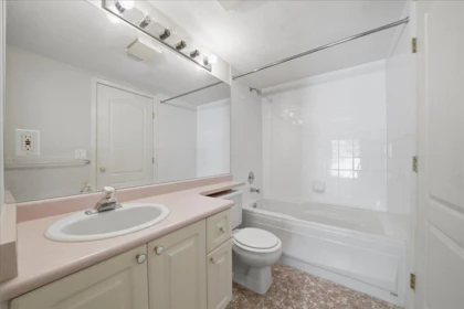 Powder Room Photo of 210 2963 Nelson Place, Abbotsford, BC