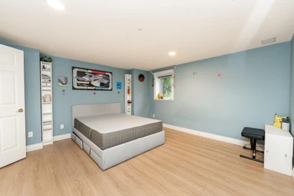 Hot Tub / Spa Photo of 1548 Parkway Boulevard, Coquitlam, BC