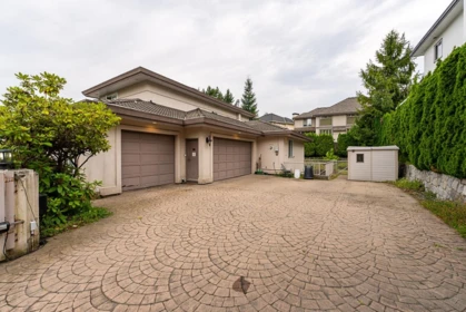 Kitchen Photo of 1548 Parkway Boulevard, Coquitlam, BC