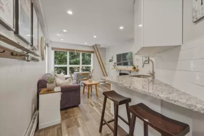 Kitchen Photo of 3 2231 Sapporo Drive, Whistler, BC