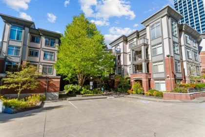 301 10499 University Drive, Surrey, BC, Surrey — Apartment/Condo for sale