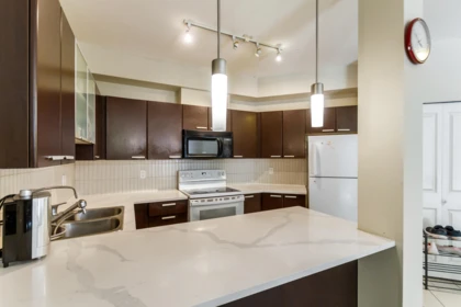 301 10499 University Drive, Surrey, BC, Surrey — Apartment/Condo for sale