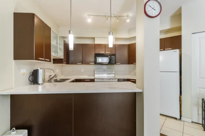 301 10499 University Drive, Surrey, BC, Surrey — Apartment/Condo for sale
