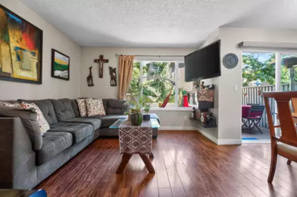 Breakfast Nook Photo of 461 Carlsen Place, Port Moody, BC