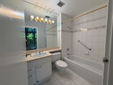 105 388 Drake Street, Vancouver, BC, Vancouver — Apartment/Condo for sale