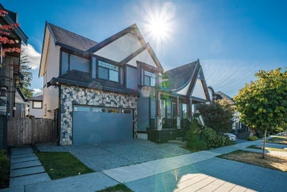 18070 67 Avenue, Surrey, BC, Surrey — Single Family Residence for sale