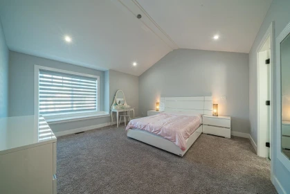 Hallway Photo of 18070 67 Avenue, Surrey, BC