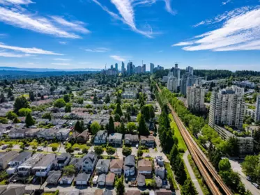 2704 5058 Joyce Street, Vancouver, BC, Vancouver — Apartment/Condo for sale