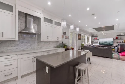Kitchen Island Photo of 14017 110 Avenue, Surrey, BC