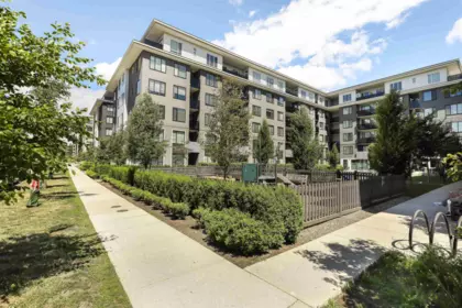 215 15825 85 Avenue, Surrey, BC, Surrey — Apartment/Condo for sale