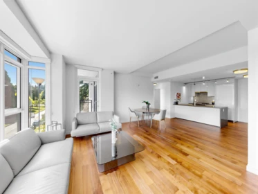 402 4189 Cambie Street, Vancouver, BC, Vancouver — Apartment/Condo for sale