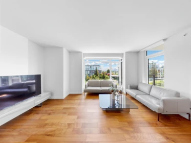 402 4189 Cambie Street, Vancouver, BC, Vancouver — Apartment/Condo for sale