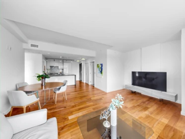 402 4189 Cambie Street, Vancouver, BC, Vancouver — Apartment/Condo for sale