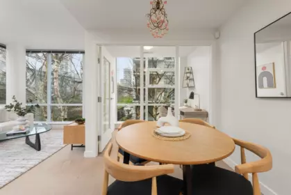 Kitchen Photo of 605 633 Kinghorne Mews, Vancouver, BC