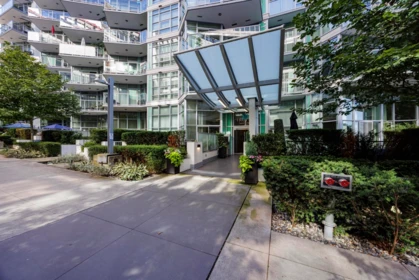303 199 Victory Ship Way, North Vancouver, BC, North Vancouver — Apartment/Condo for sale