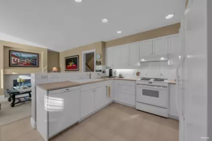 Family Room Photo of 3405 Plateau Boulevard, Coquitlam, BC