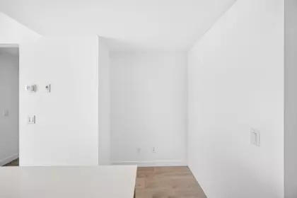 Hallway Photo of 1406 6463 Silver Avenue, Burnaby, BC