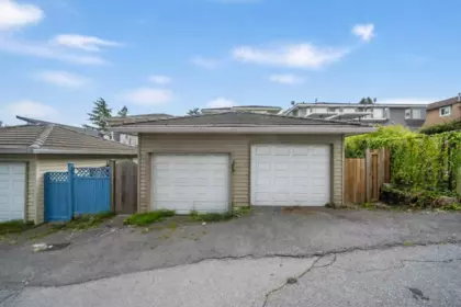 5983 Sprott Street, Burnaby, BC, Burnaby — Half Duplex for sale