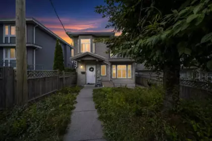 5983 Sprott Street, Burnaby, BC, Burnaby — Half Duplex for sale