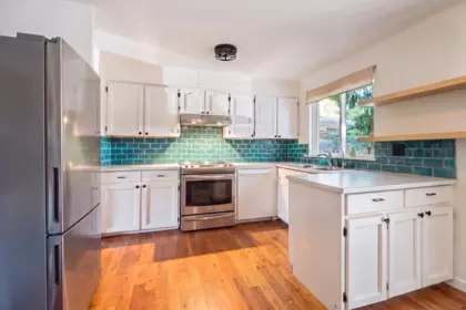 Kitchen Island Photo of 1446 128a Street, Surrey, BC