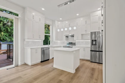 Kitchen Island Photo of 14425 58th Avenue, Surrey, BC
