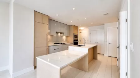 405 3538 Sawmill Crescent, Vancouver, BC, Vancouver — Apartment/Condo for sale